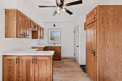 619 E 11th Street, Gibson City, IL 60936 - Photo 7