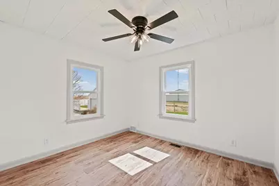 619 E 11th Street, Gibson City, IL 60936 - Photo 13