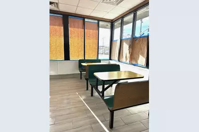 5725 N Northwest Highway, Chicago, IL 60630 - Photo 11