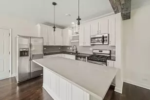 3596 Hyde Park Ct, Elgin, IL 60124 - Photo 9