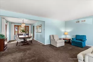 286 Stonegate Rd, Clarendon Hills, IL 60514 - Photo 7