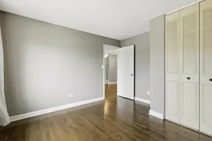 8995 Kennedy Dr N, Des Plaines, IL 60016 - Photo 17