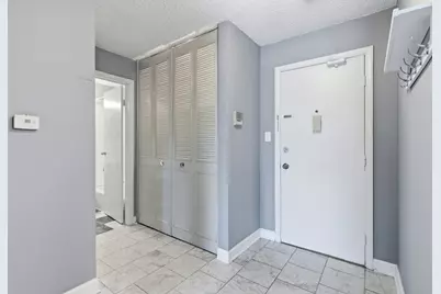 8995 Kennedy Drive N #206F, Des Plaines, IL 60016 - Photo 5