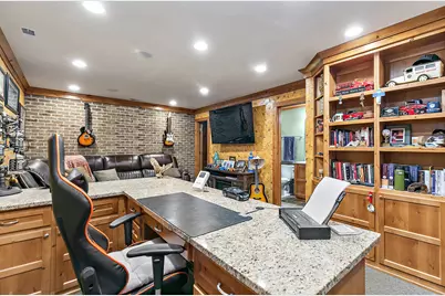 370 E Prairie Street #13, Crystal Lake, IL 60014 - Photo 13