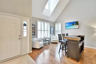 35 Red Tail Dr, Hawthorn Woods, IL 60047 - Photo 3