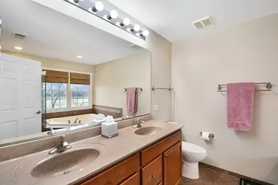 35 Red Tail Drive, Hawthorn Woods, IL 60047 - Photo 19