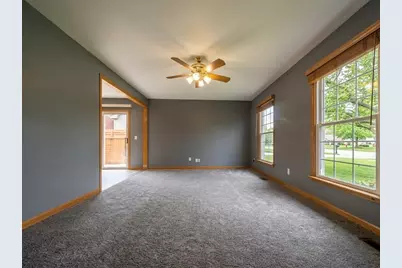 215 Fernwood Road, Montgomery, IL 60538 - Photo 5