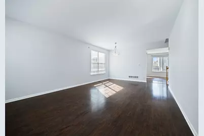 579 W Caldwell Drive, Round Lake, IL 60073 - Photo 3