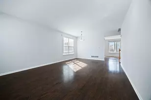 579 W Caldwell Dr, Round Lake, IL 60073 - Photo 3