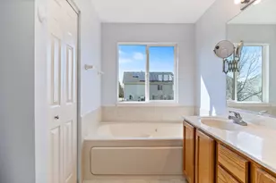 579 W Caldwell Dr, Round Lake, IL 60073 - Photo 23