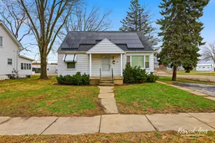905 N Everett St, Streator, IL 61364 - Photo 1