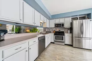 2487 Fox Dr, Aurora, IL 60506 - Photo 11