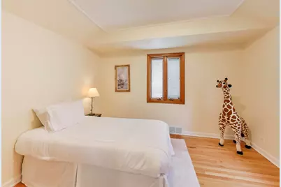 6621 N Keating Avenue, Lincolnwood, IL 60712 - Photo 17