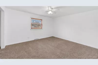 7302 Chippewa Drive, Wonder Lake, IL 60097 - Photo 9