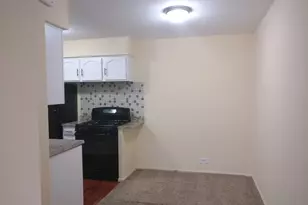 1880 Bonnie Ln, Hoffman Estates, IL 60169 - Photo 7