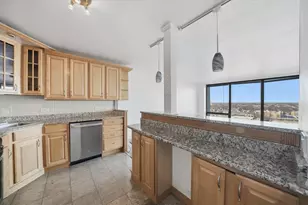 5445 N Sheridan Rd, Chicago, IL 60640 - Photo 11