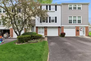 1813 Lancashire Ct, Schaumburg, IL 60194 - Photo 1