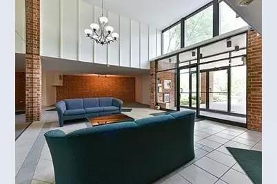 1615 E Central Road #111B, Arlington Heights, IL 60005 - Photo 5