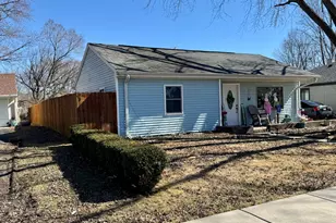 1308 Douglas Dr, Sterling, IL 61081 - Photo 3