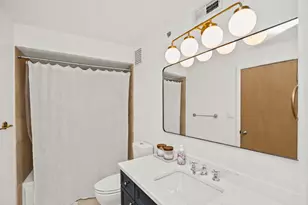 1670 N Claremont Ave, Chicago, IL 60647 - Photo 15