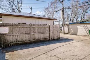 4749 W Roscoe St, Chicago, IL 60641 - Photo 23