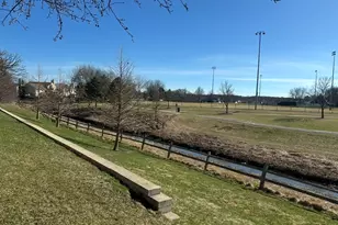 633 W Streamwood Blvd, Streamwood, IL 60107 - Photo 5