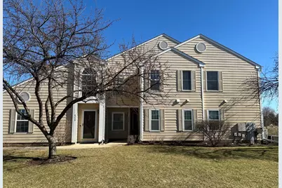 633 W Streamwood Boulevard #A, Streamwood, IL 60107 - Photo 1