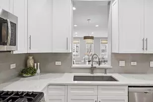 1229 W Madison St, Chicago, IL 60607 - Photo 9