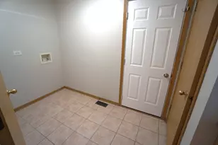 830 E 152nd St, South Holland, IL 60473 - Photo 13