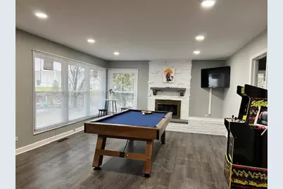 17 Wildwood Road, Elk Grove Village, IL 60007 - Photo 5