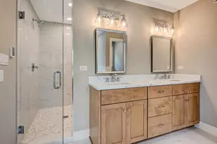 256 Coe Rd, Clarendon Hills, IL 60514 - Photo 23