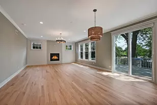 256 Coe Rd, Clarendon Hills, IL 60514 - Photo 17