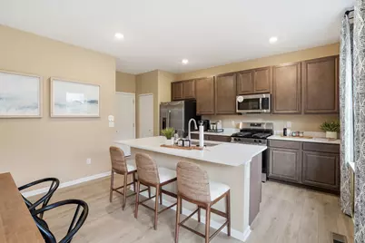 379 Danforth Drive, Oswego, IL 60543 - Photo 5