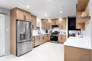 207 Diana St, Shorewood, IL 60404 - Photo 3