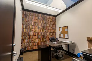 827 N Milwaukee Ave, Chicago, IL 60642 - Photo 5