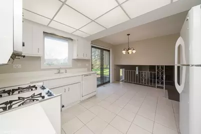 16W700 Fern Street, Willowbrook, IL 60527 - Photo 11