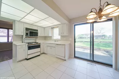 16W700 Fern Street, Willowbrook, IL 60527 - Photo 7