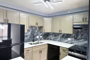 1840 Huntington Blvd, Hoffman Estates, IL 60169 - Photo 7