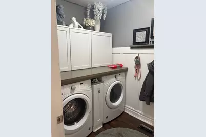 1057 Carpenter Court, Elk Grove Village, IL 60007 - Photo 9