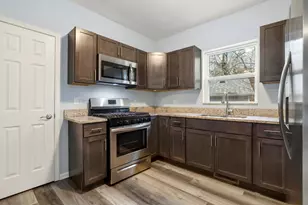 511 Emmett St, Joliet, IL 60436 - Photo 7