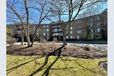 909 E Kenilworth Avenue #420, Palatine, IL 60074 - Photo 1