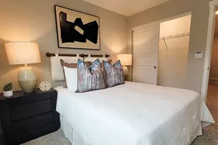 2220 Lake Shore Dr, Schaumburg, IL 60173 - Photo 17