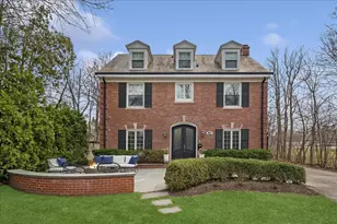 260 Lincoln Dr, Glencoe, IL 60022 - Photo 1