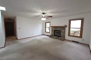 5836 Longest Dr, South Beloit, IL 61080 - Photo 9