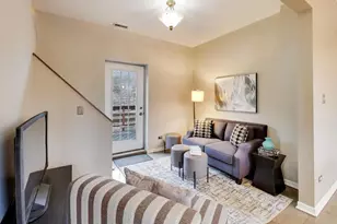 3358 N Monticello Ave, Chicago, IL 60618 - Photo 9