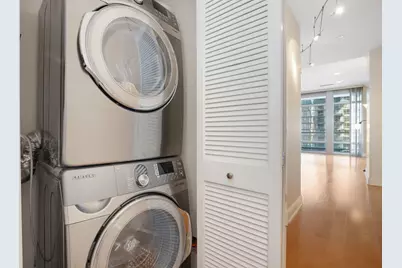 333 N Canal Street #1403, Chicago, IL 60606 - Photo 17