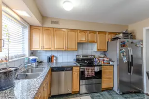 9396 Bay Colony Dr, Des Plaines, IL 60016 - Photo 15