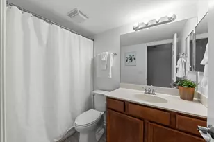 208 Glengarry Dr, Bloomingdale, IL 60108 - Photo 13