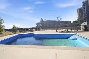 2200 S Stewart Ave, Lombard, IL 60148 - Photo 17