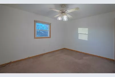 7802 Warwick Avenue, Darien, IL 60561 - Photo 19